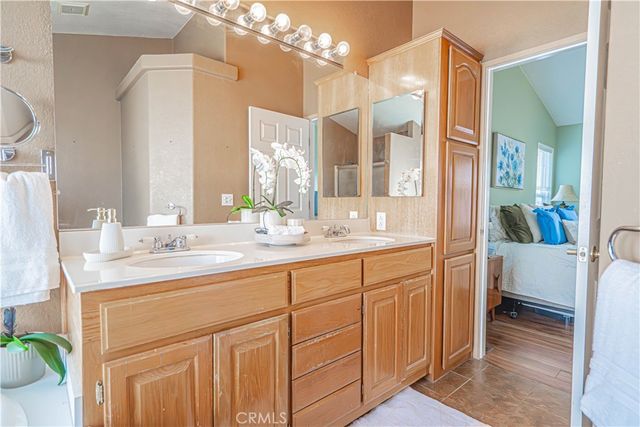 20164 Crestview Dr., Canyon Country, CA 91351
