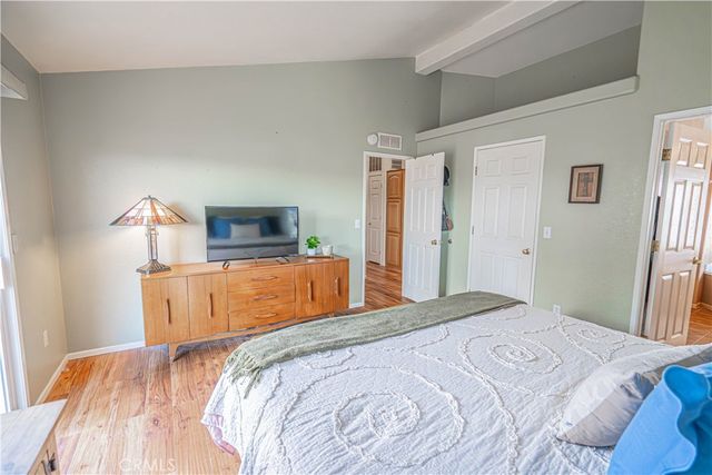 20164 Crestview Dr., Canyon Country, CA 91351