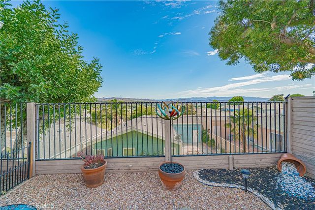 20164 Crestview Dr., Canyon Country, CA 91351