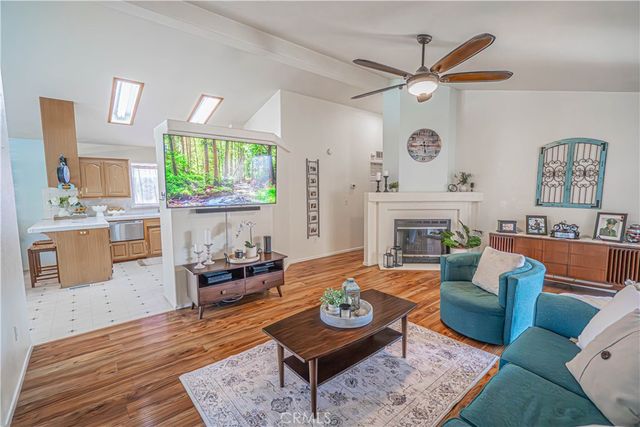 20164 Crestview Dr., Canyon Country, CA 91351