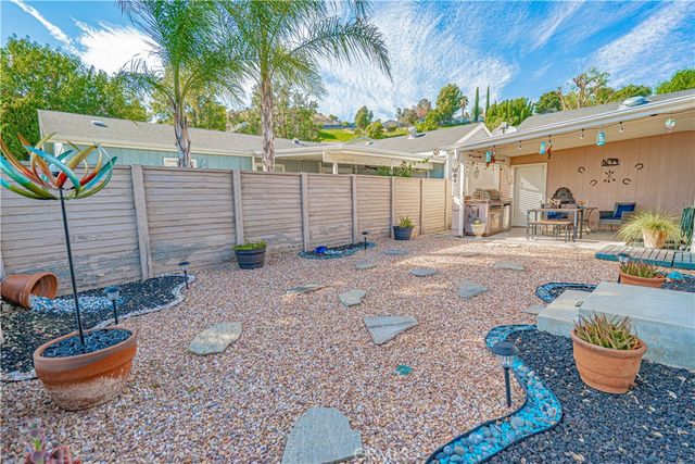 20164 Crestview Dr., Canyon Country, CA 91351