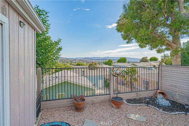 20164 Crestview Dr., Canyon Country, CA 91351