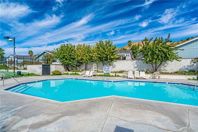 20164 Crestview Dr., Canyon Country, CA 91351