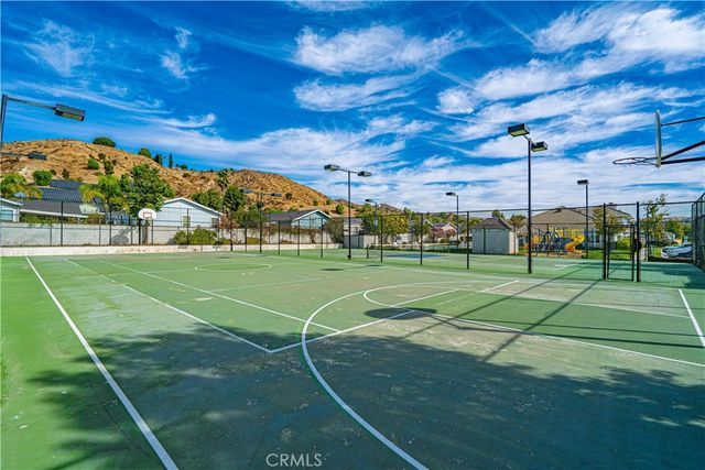 20164 Crestview Dr., Canyon Country, CA 91351