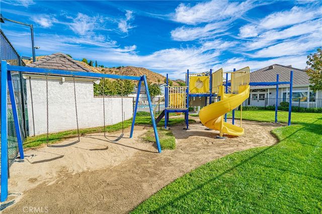 20164 Crestview Dr., Canyon Country, CA 91351