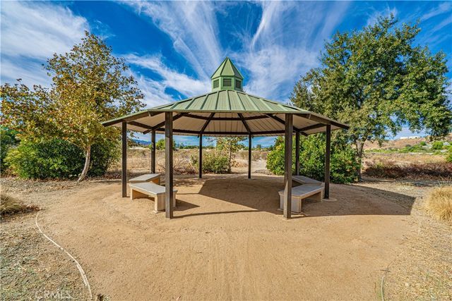 20164 Crestview Dr., Canyon Country, CA 91351
