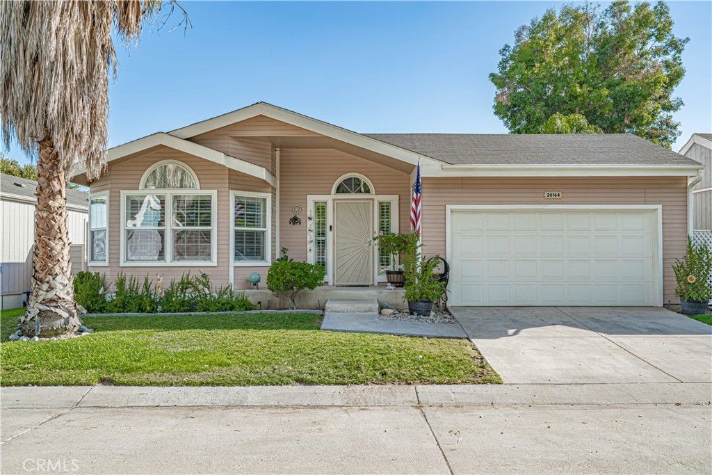 20164 Crestview Dr., Canyon Country, CA 91351