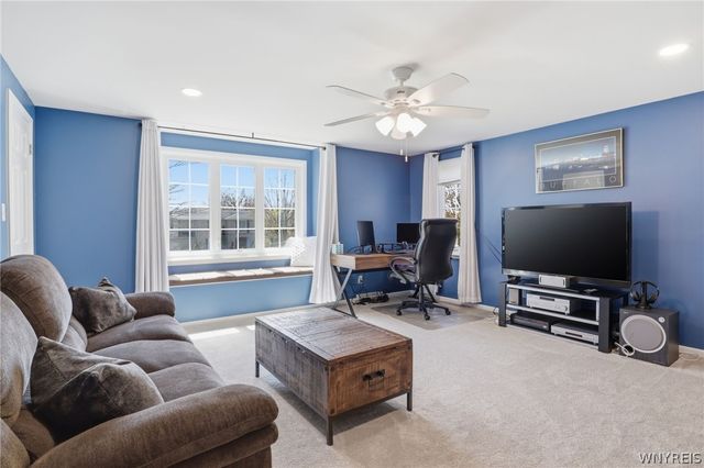 37 Crown Point Lane, Amherst, NY 14221