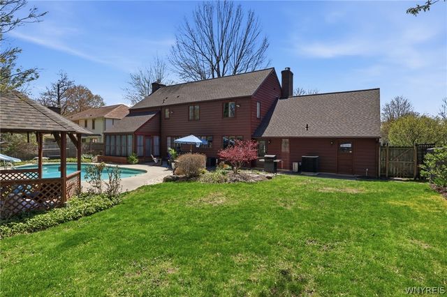 37 Crown Point Lane, Amherst, NY 14221