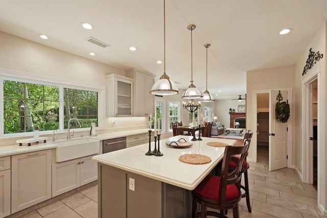 5460 Hildreth Ln, Stockton, CA 95212
