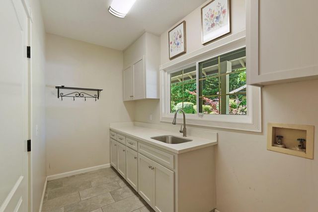 5460 Hildreth Ln, Stockton, CA 95212