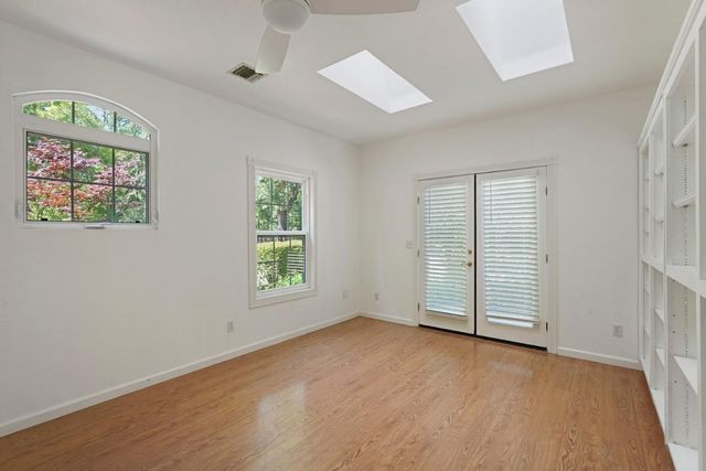 5460 Hildreth Ln, Stockton, CA 95212