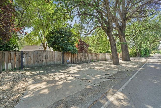 5460 Hildreth Ln, Stockton, CA 95212