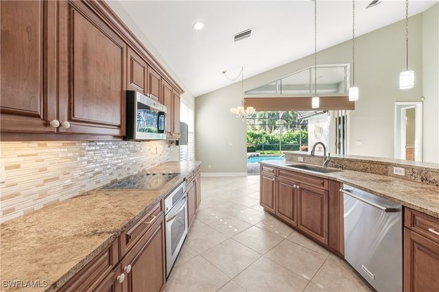 1758 Marsh RUN, Naples, FL 34109