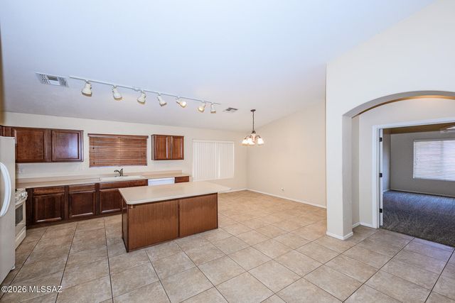 13197 E Mesquite Flat Spring Drive, Vail, AZ 85641