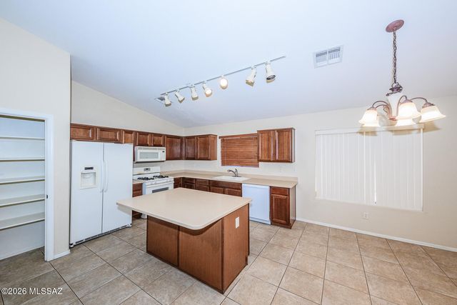 13197 E Mesquite Flat Spring Drive, Vail, AZ 85641