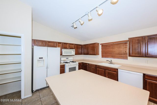 13197 E Mesquite Flat Spring Drive, Vail, AZ 85641