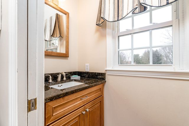 224 Kennett Rd, Old Hickory, TN 37138