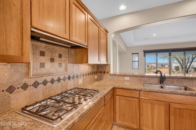 1877 N Bayshore Drive, Green Valley, AZ 85614