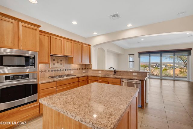 1877 N Bayshore Drive, Green Valley, AZ 85614