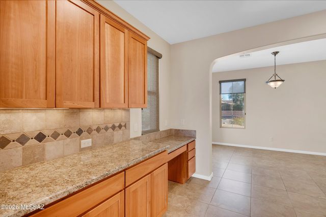 1877 N Bayshore Drive, Green Valley, AZ 85614