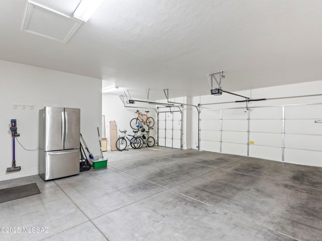 1877 N Bayshore Drive, Green Valley, AZ 85614