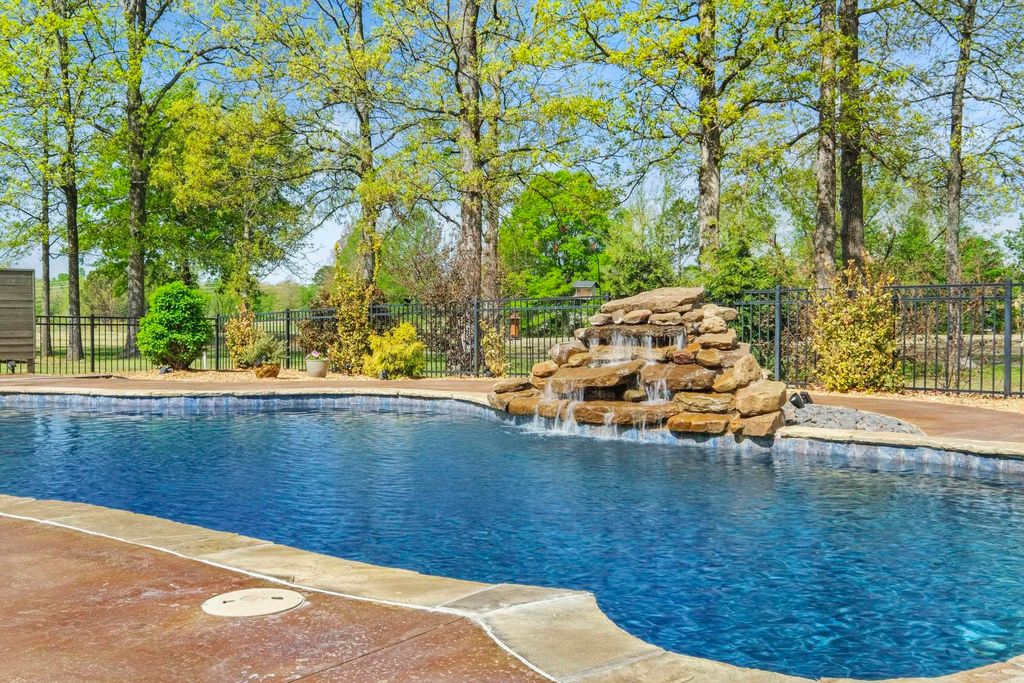 26 Turnberry Dr., Cabot, AR 72023