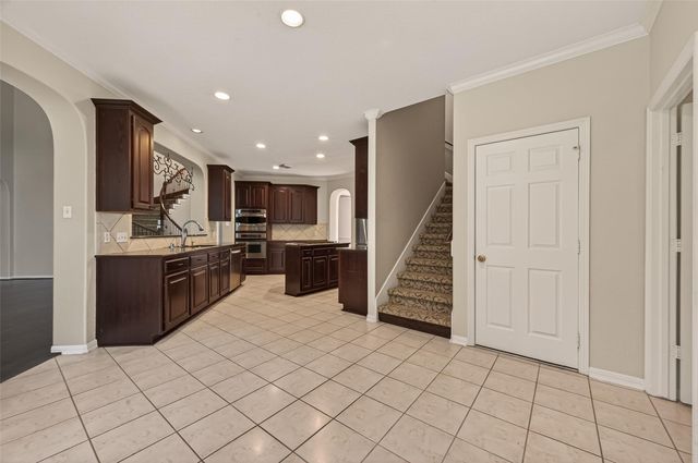 8110 Clearwater Crossing, Humble, TX 77396
