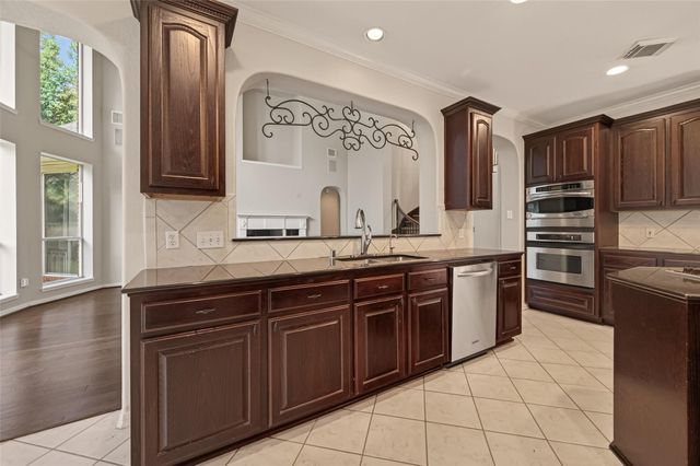 8110 Clearwater Crossing, Humble, TX 77396
