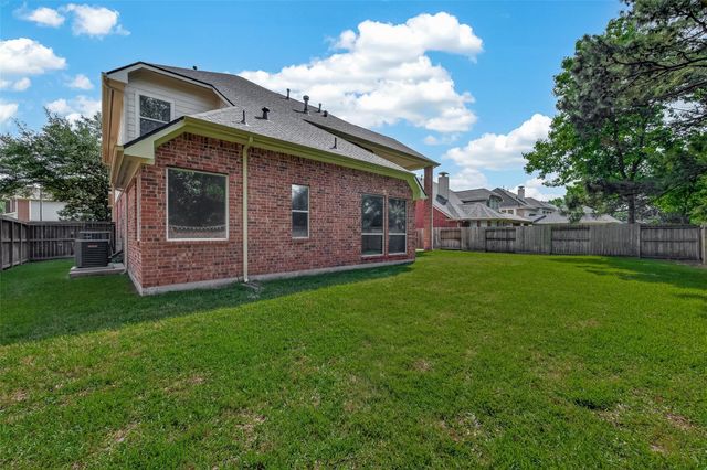 8110 Clearwater Crossing, Humble, TX 77396