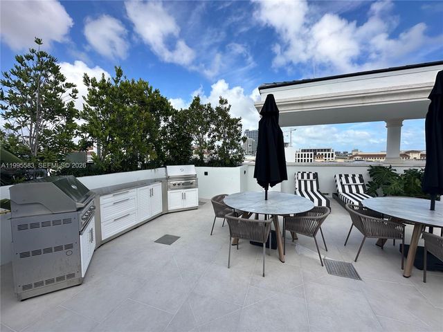 4220 Laguna St 308, Coral Gables, FL 33146