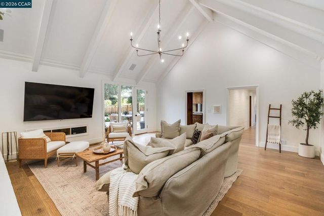 134 Pepperwood Ct, Danville, CA 94506