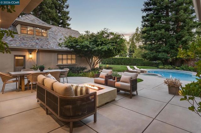 134 Pepperwood Ct, Danville, CA 94506