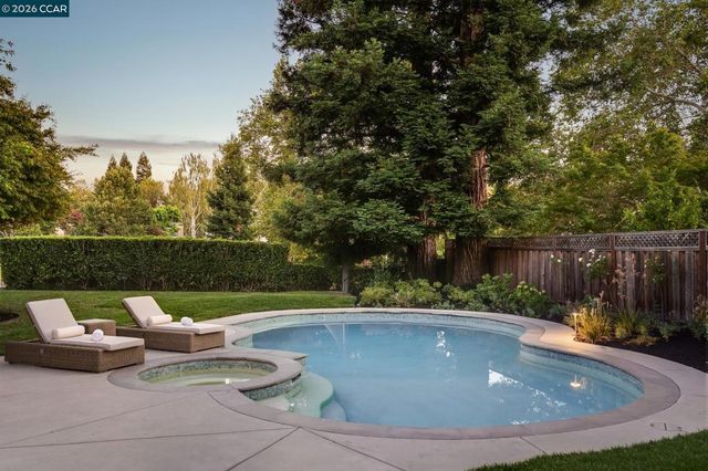 134 Pepperwood Ct, Danville, CA 94506