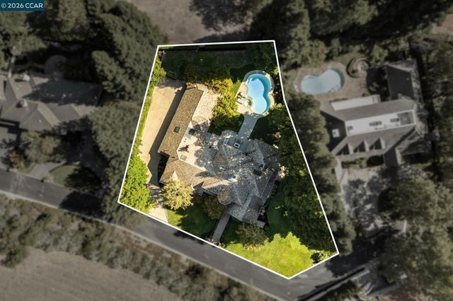 134 Pepperwood Ct, Danville, CA 94506