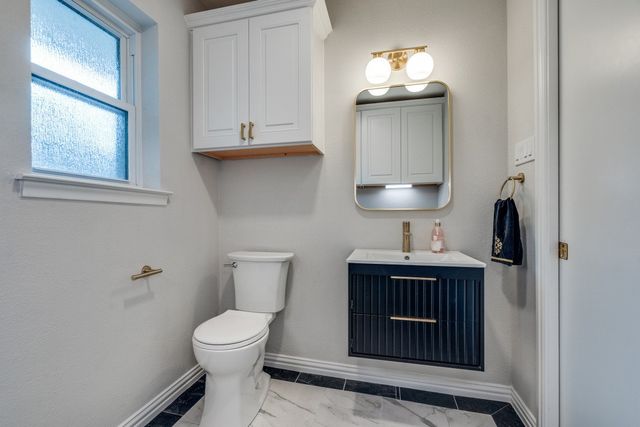 3232 Timberview Road, Dallas, TX 75229