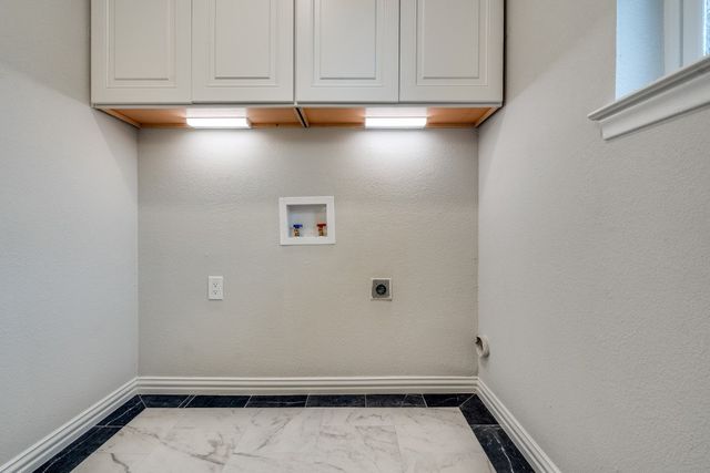 3232 Timberview Road, Dallas, TX 75229