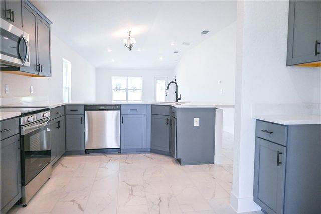 3135 NE 45TH AVENUE, Ocala, FL 34470