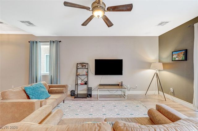 5690 Sentry Palm Court, Las Vegas, NV 89122