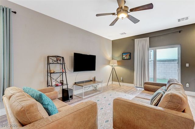 5690 Sentry Palm Court, Las Vegas, NV 89122