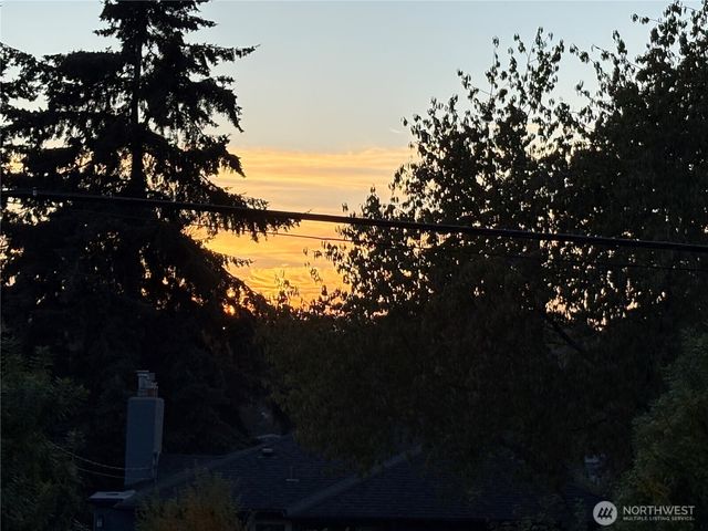 3710 31st Avenue W, Seattle, WA 98199