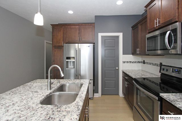 9465 Southern Sky Circle, Lincoln, NE 68505