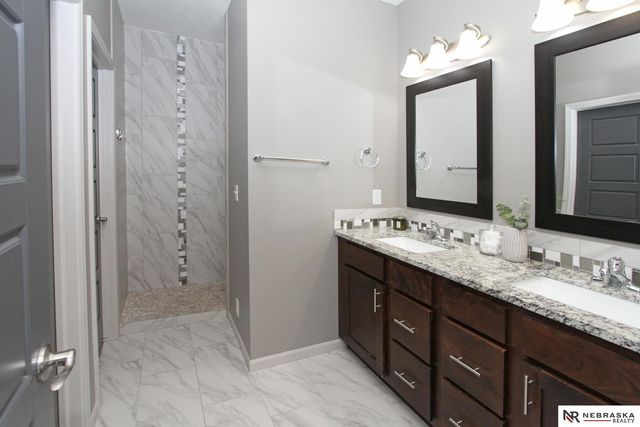 9465 Southern Sky Circle, Lincoln, NE 68505