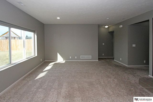 9465 Southern Sky Circle, Lincoln, NE 68505