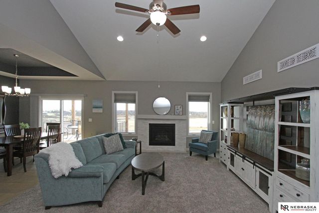 9465 Southern Sky Circle, Lincoln, NE 68505