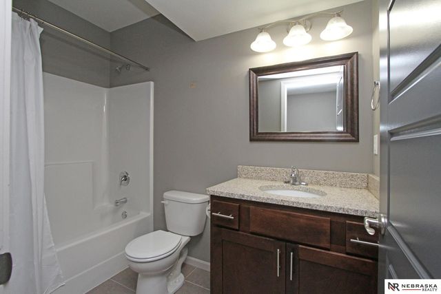 9465 Southern Sky Circle, Lincoln, NE 68505