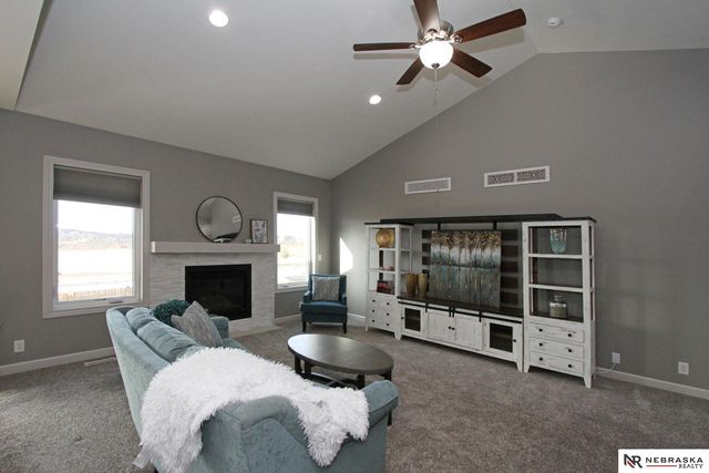 9465 Southern Sky Circle, Lincoln, NE 68505