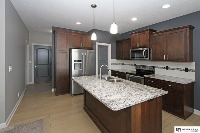 9465 Southern Sky Circle, Lincoln, NE 68505