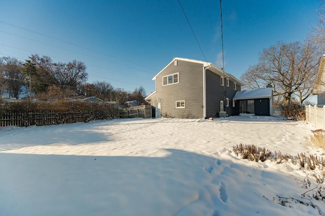 825 Elton Hills Drive NW, Rochester, MN 55901