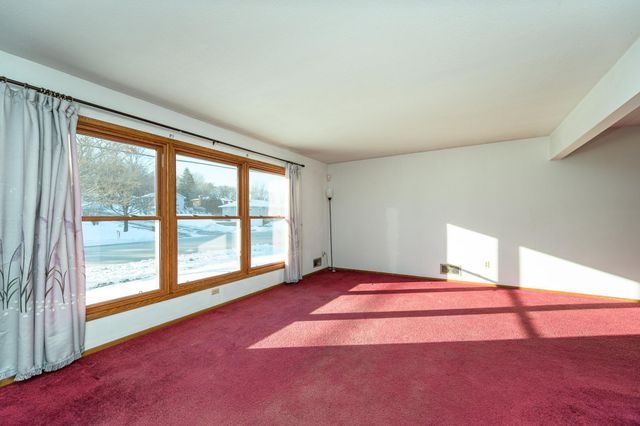 825 Elton Hills Drive NW, Rochester, MN 55901